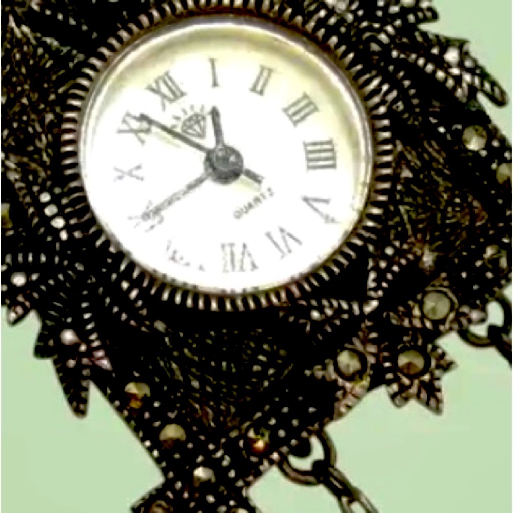 Vintage unique Cuckoo Clock Stainless Steel pin/brooch/pendant Stunning. - Picture 6 of 6